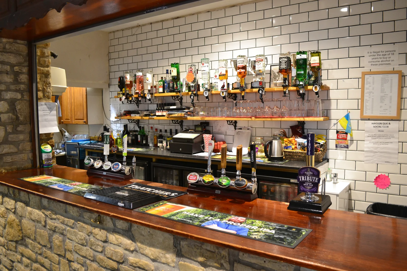 Main bar inside Haydon Que Club
